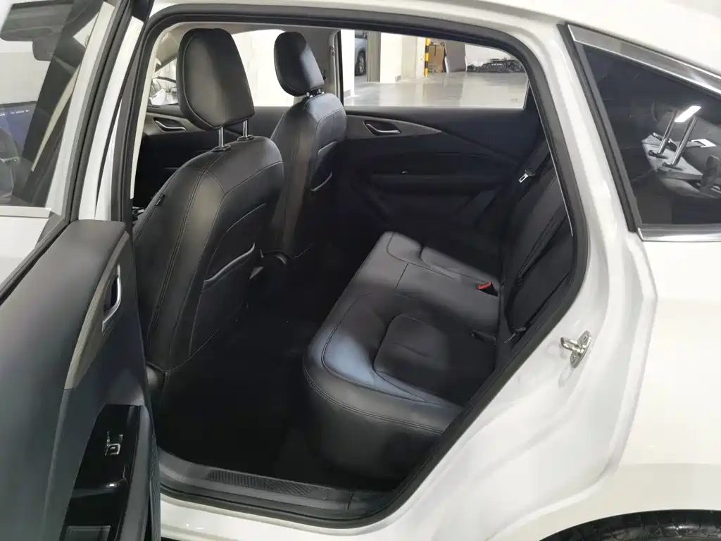 Wuling Starlight 2025 — фото 15