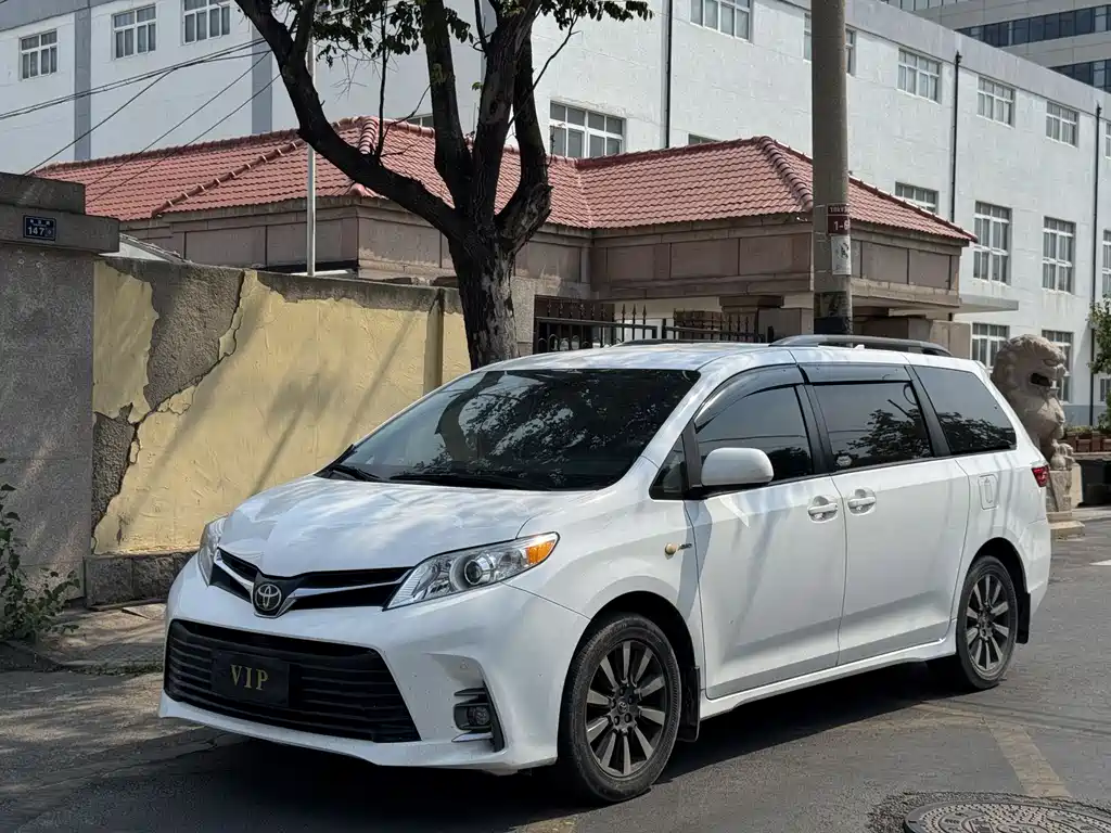 Toyota Sienna 2019