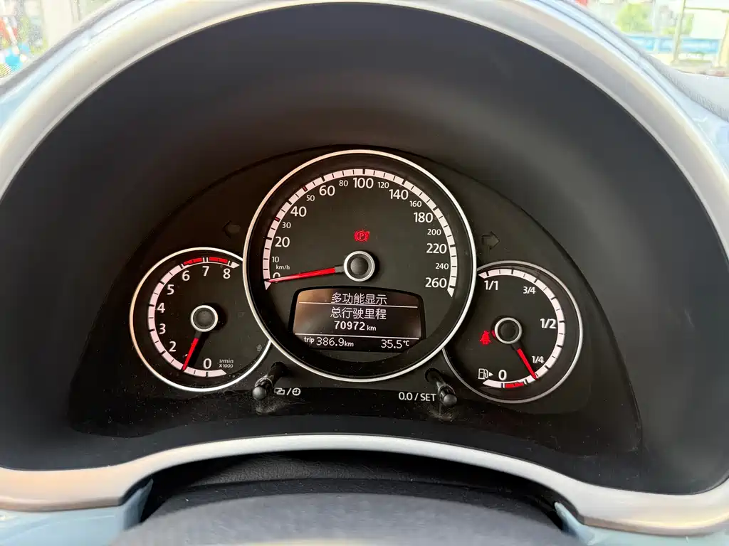 Volkswagen Beetle 2014