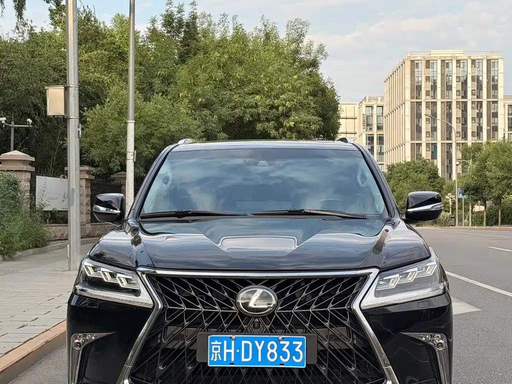 Lexus LX 2018