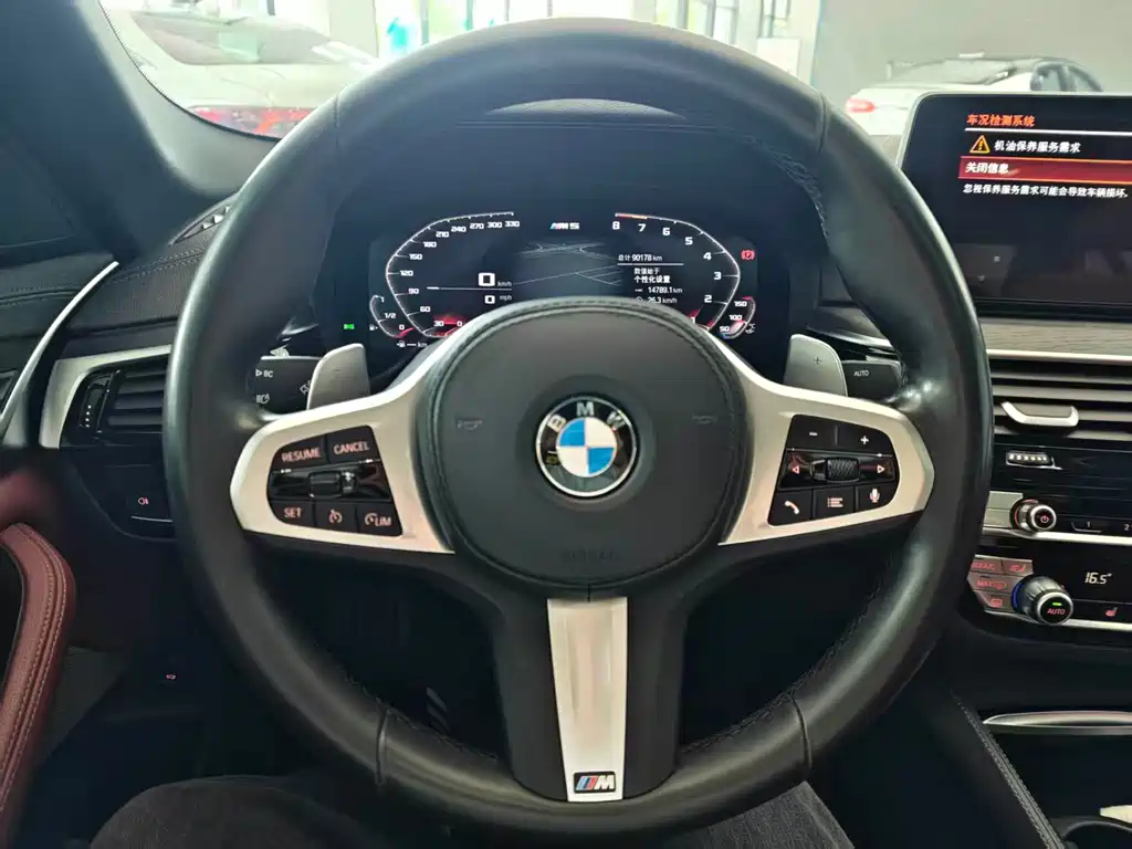 BMW 5 Series 2022 — фото 17