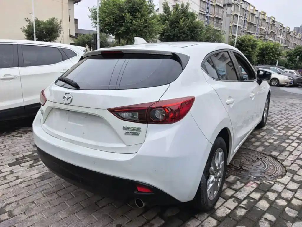 Mazda 3 Angkesela 2015