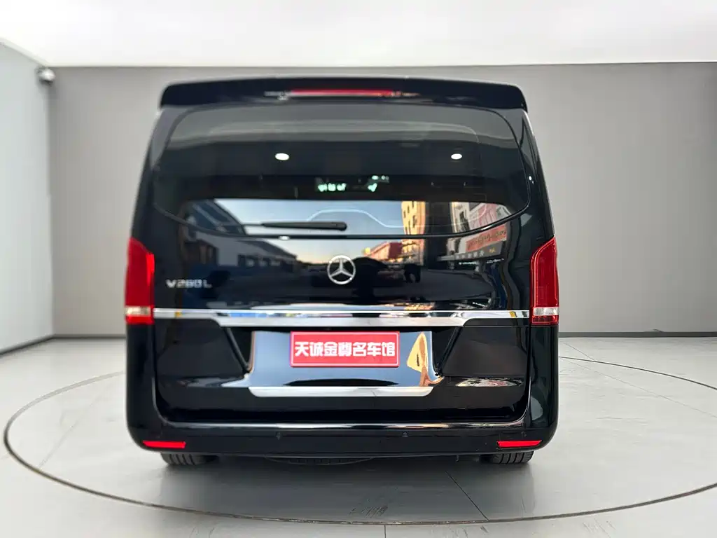 Mercedes-Benz Vito 2022 — фото 20