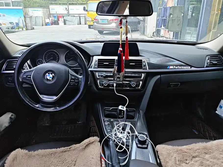 BMW 3 Series 2017 — фото 12