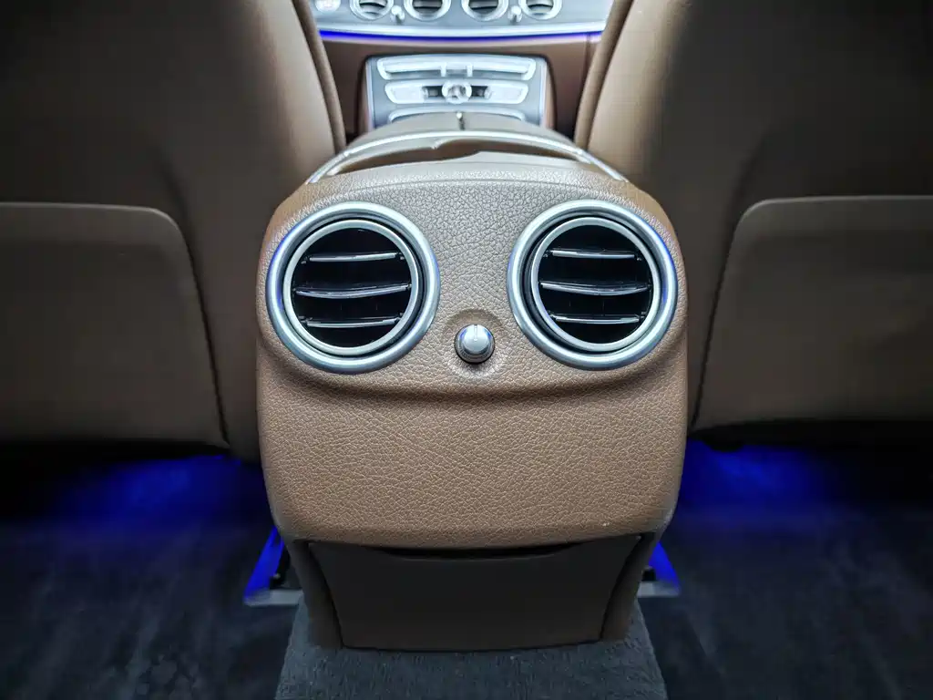 Mercedes-Benz E-Class 2020 — фото 16