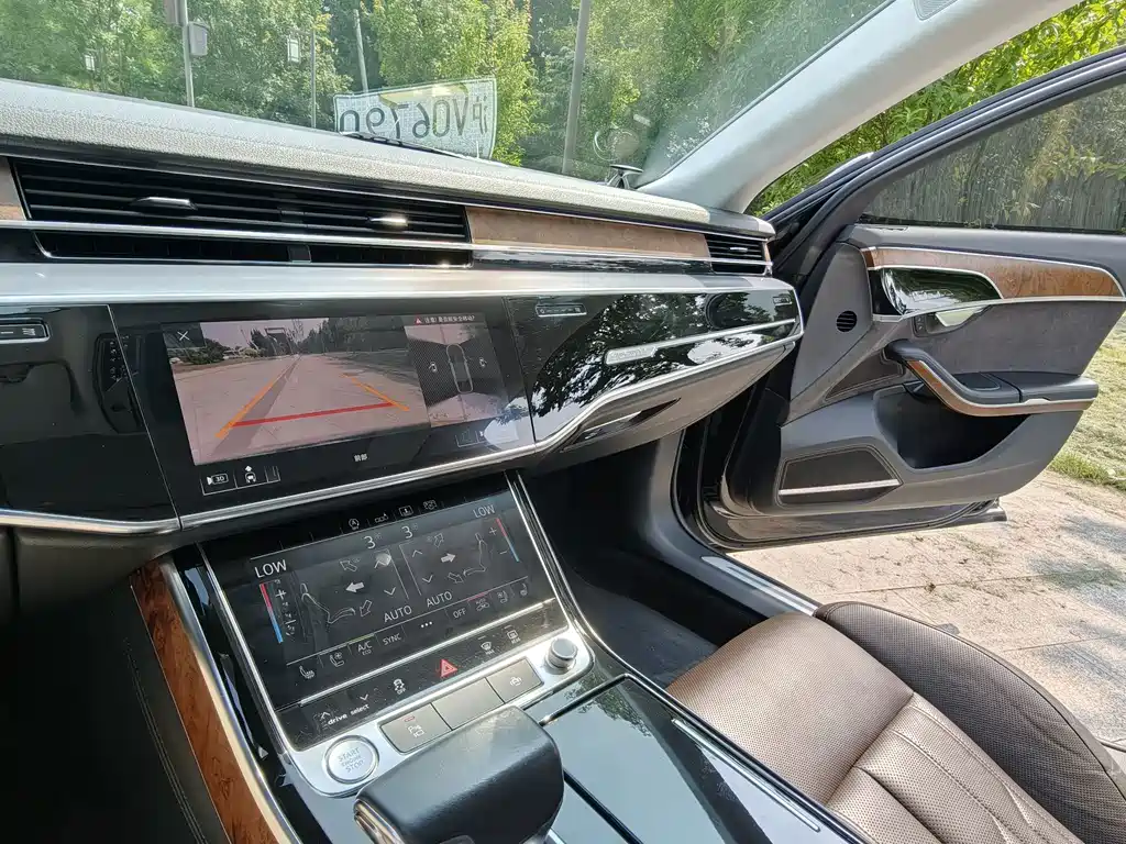 Audi A8 2019 — фото 19