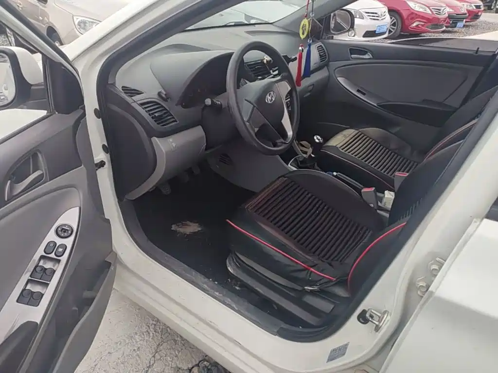 Hyundai Verna 2016 — фото 16