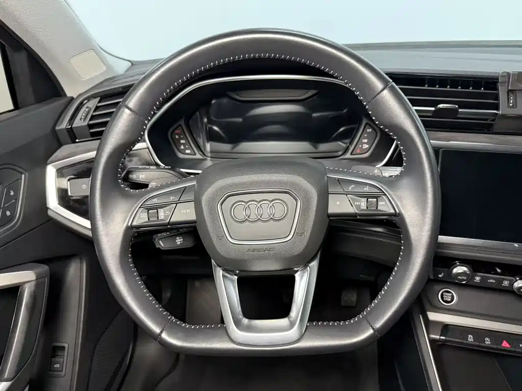 Audi Q3 2022 — фото 14