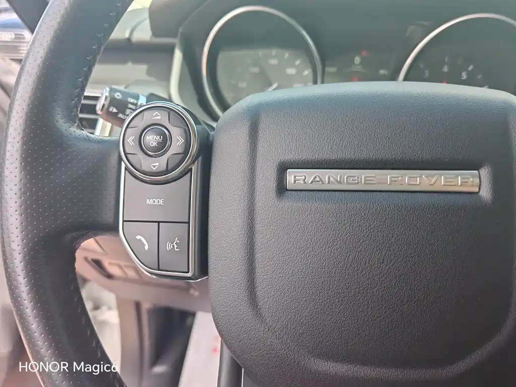 Land Rover Range Rover Sport 2016 — фото 16