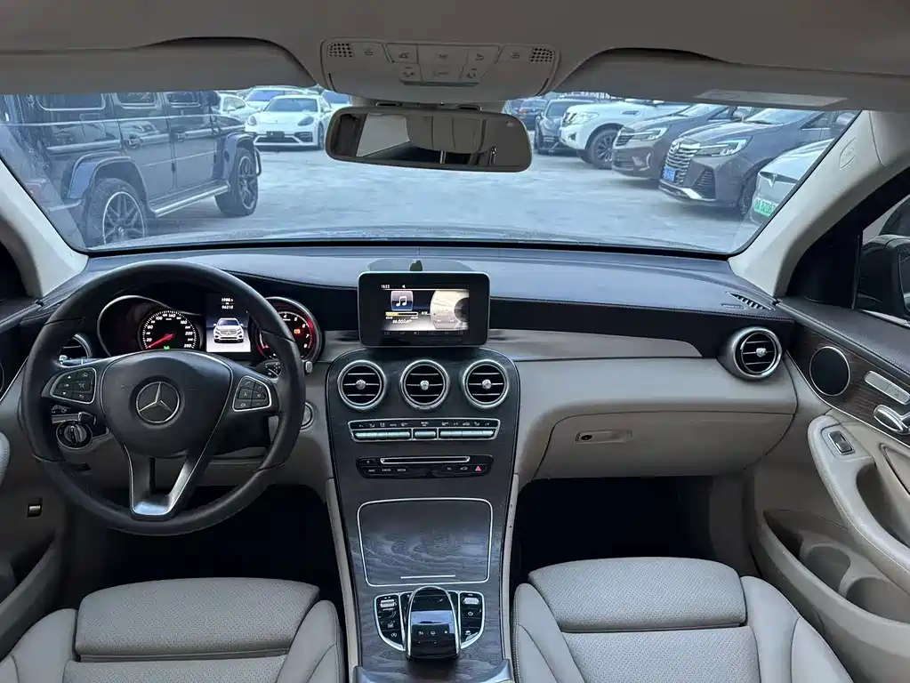 Mercedes-Benz GLC 2017 — фото 20