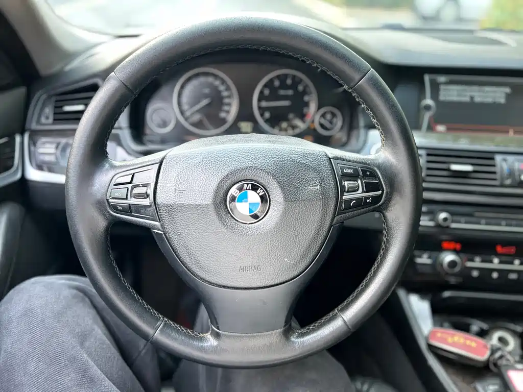 BMW 5 Series 2013 — фото 8