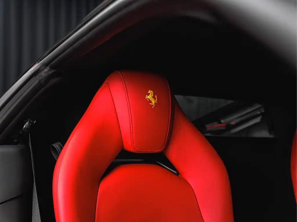 Ferrari 488 2017 — фото 16