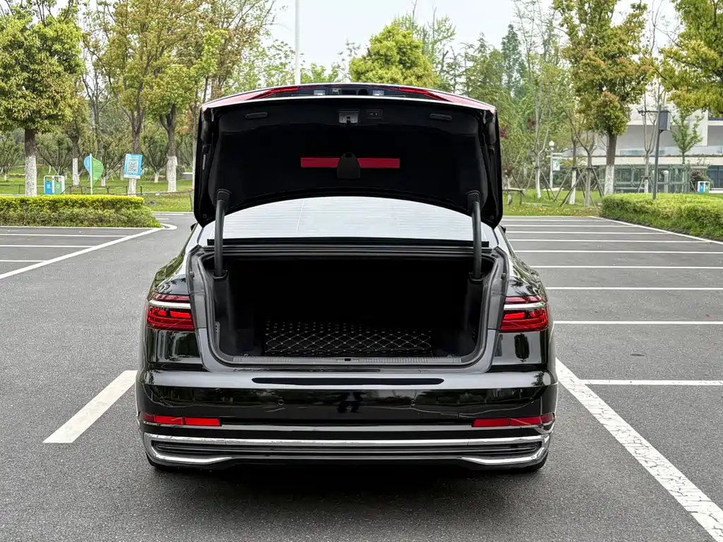 Audi A8 2023 — фото 11