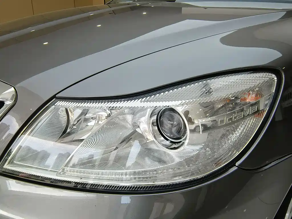 Skoda Octavia 2012 — фото 22