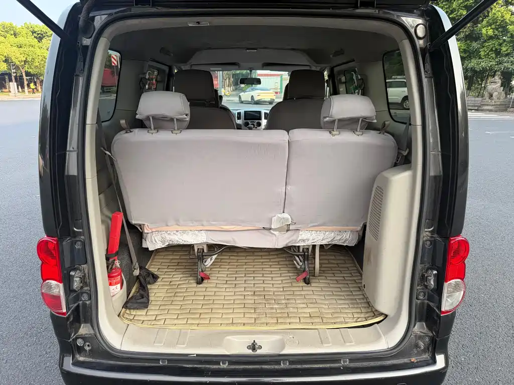 Nissan NV200 2015 — фото 8