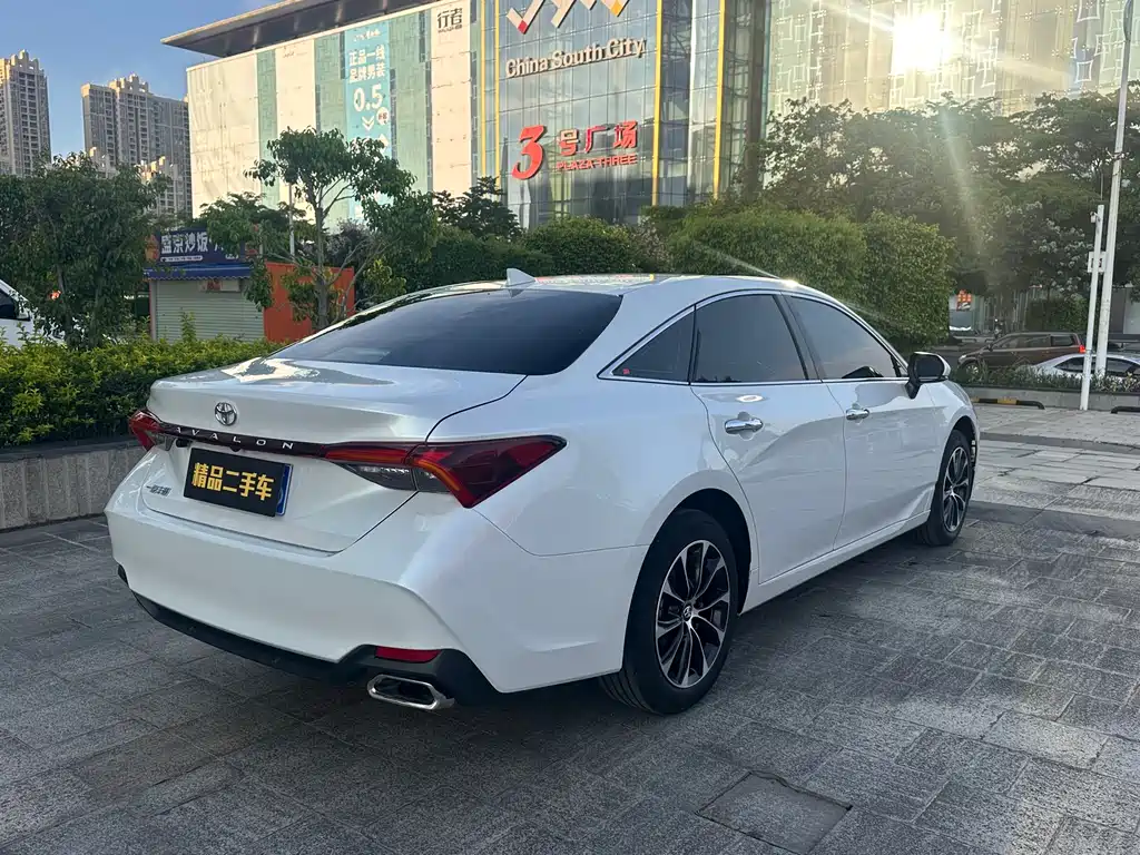 Toyota Avalon 2023 — фото 17
