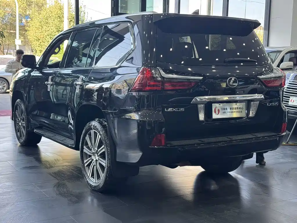 Lexus LX 2016 — фото 18