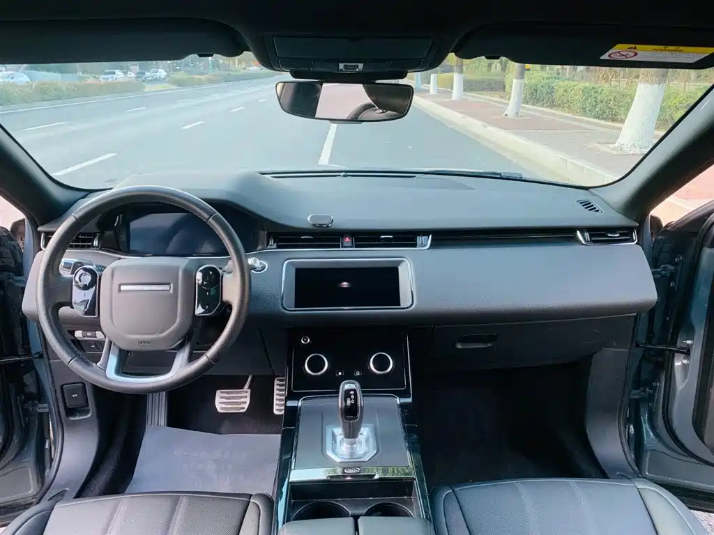 Land Rover Evoque 2021 — фото 15