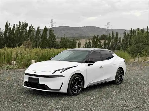 Lynk & Co 07 EM-P 2024