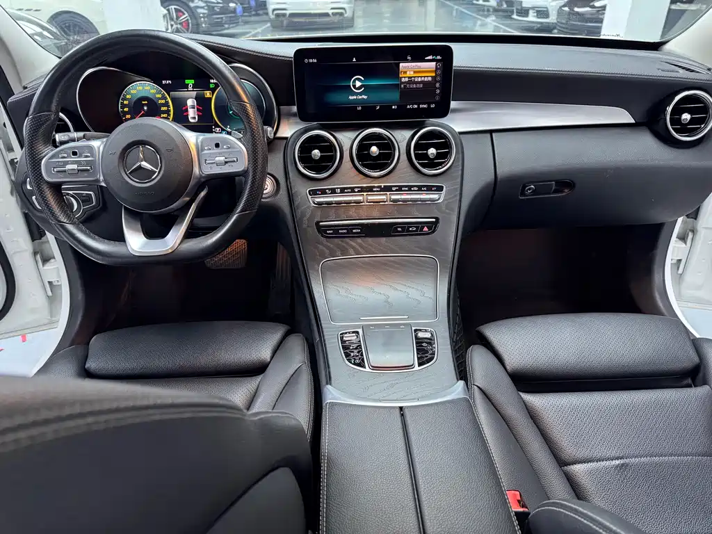 Mercedes-Benz C-Class 2019 — фото 10