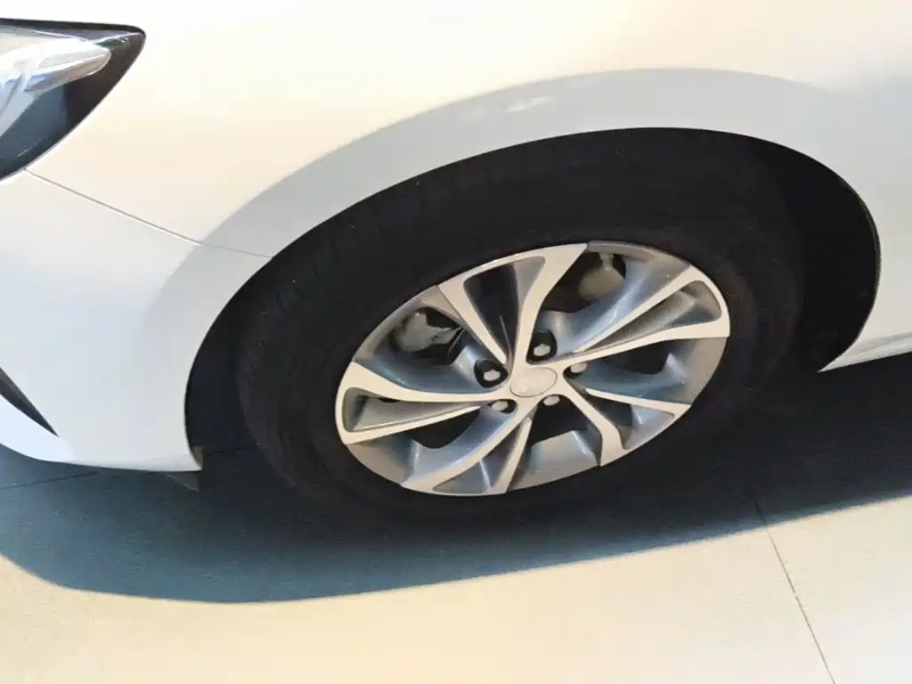 Buick Verano 2022 — фото 23