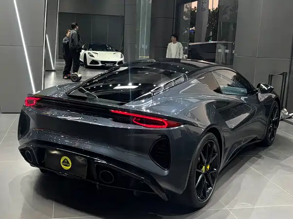 Lotus EMIRA 2021