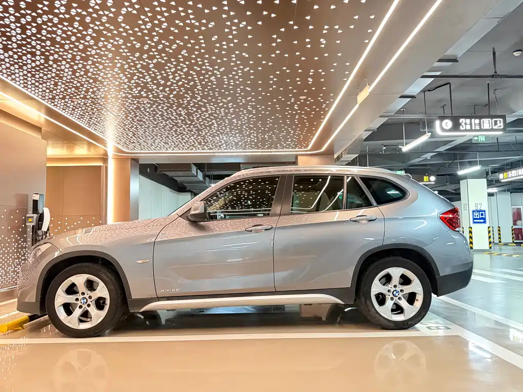 BMW X1 2010 — фото 25