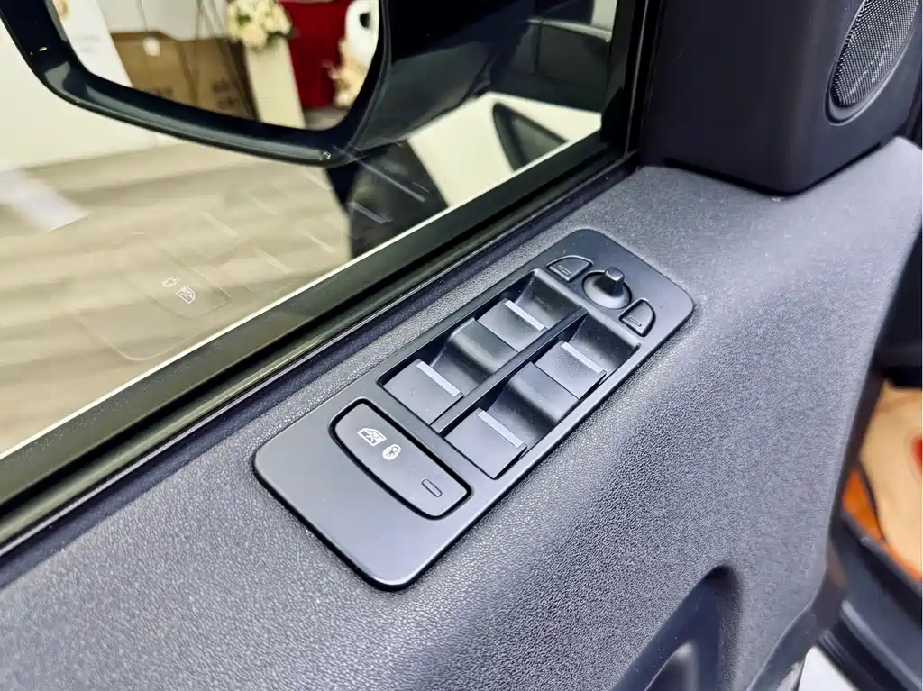 Land Rover Discovery Sport 2016 — фото 11