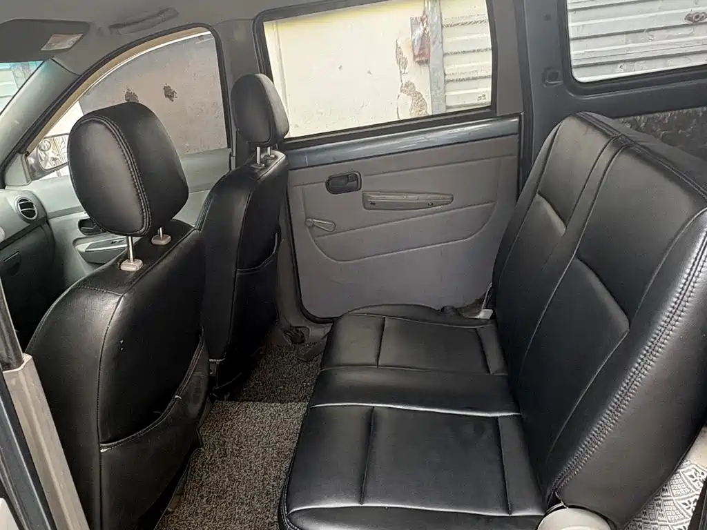 Wuling Hongguang 2013