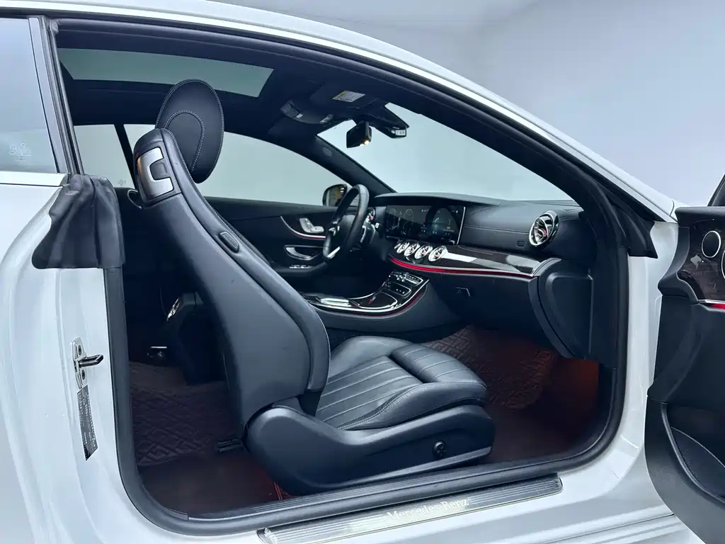 Mercedes-Benz E-Class 2023 — фото 8