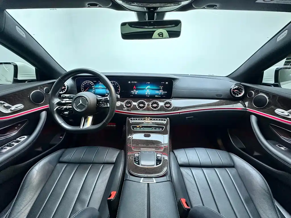 Mercedes-Benz E-Class 2023 — фото 18
