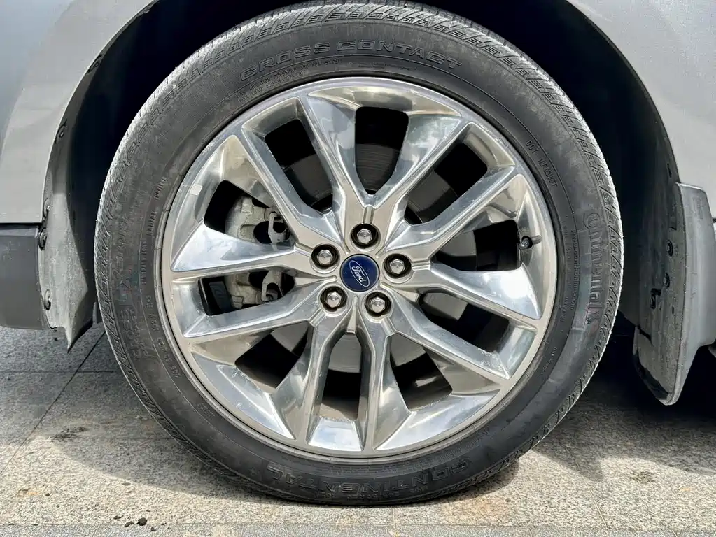 Ford Edge 2018 — фото 13