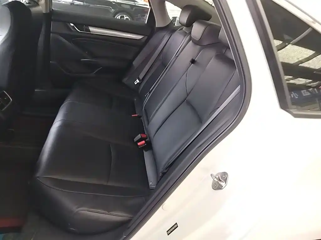 Honda Accord 2019 — фото 17