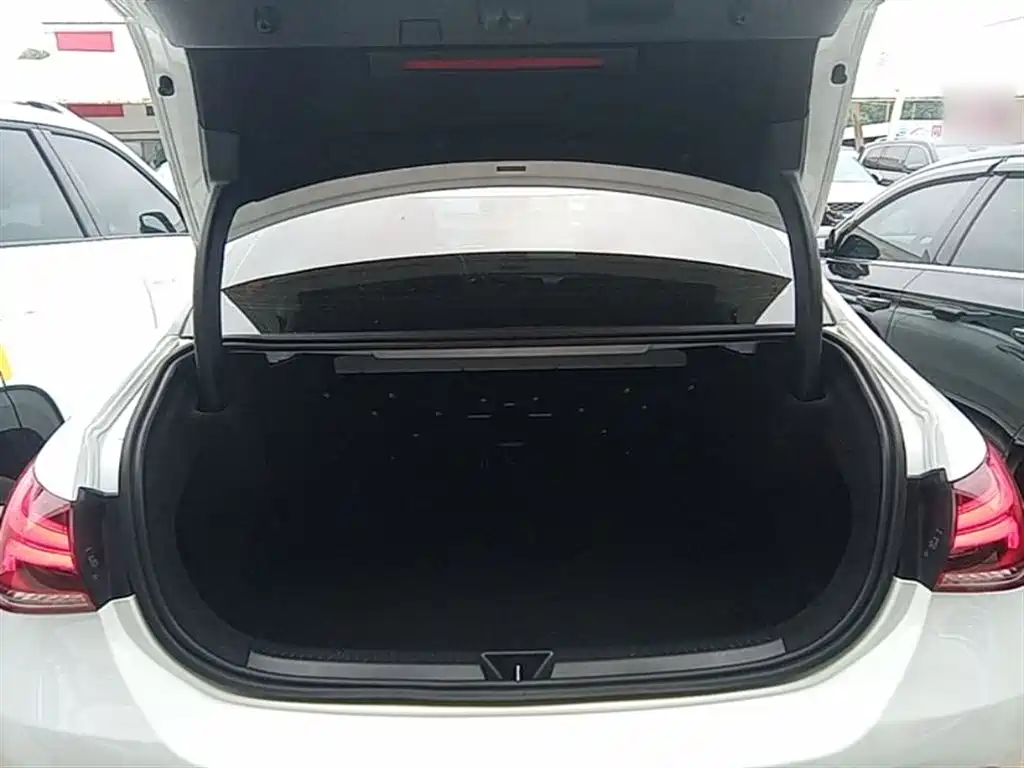 Mercedes-Benz A-Class 2023 — фото 19