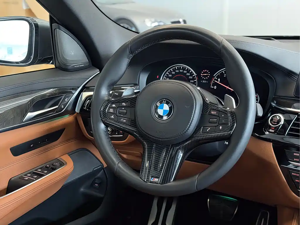 BMW 6 Series GT 2018 — фото 17