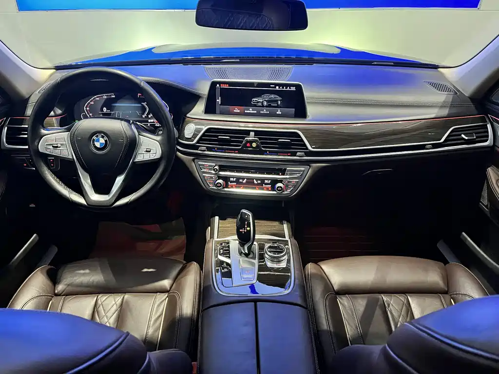 BMW 7 Series 2021 — фото 10