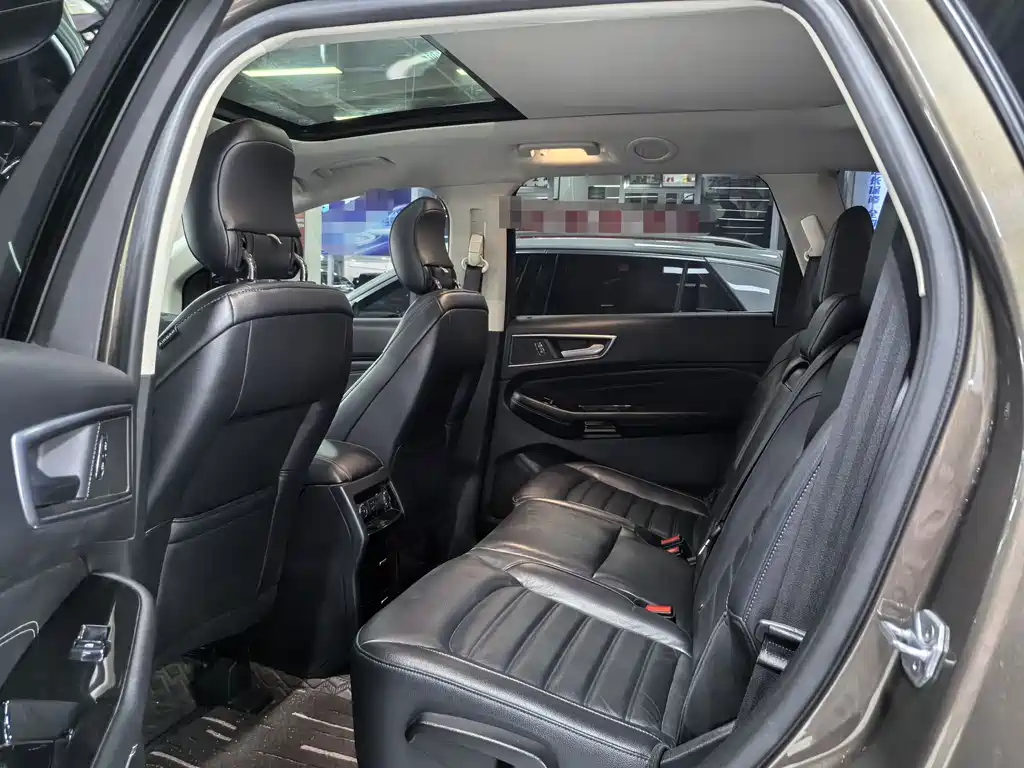 Ford Edge 2018 — фото 12