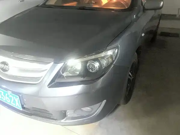 BYD L3 2011