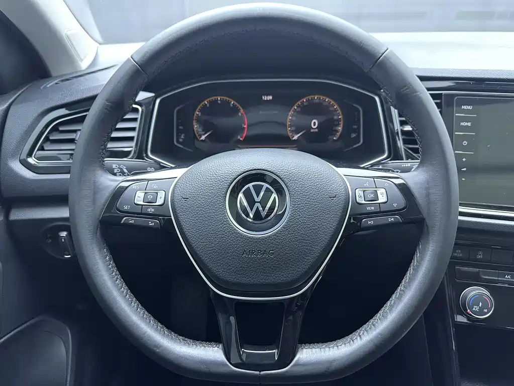 Volkswagen T-Roc 2022 — фото 12