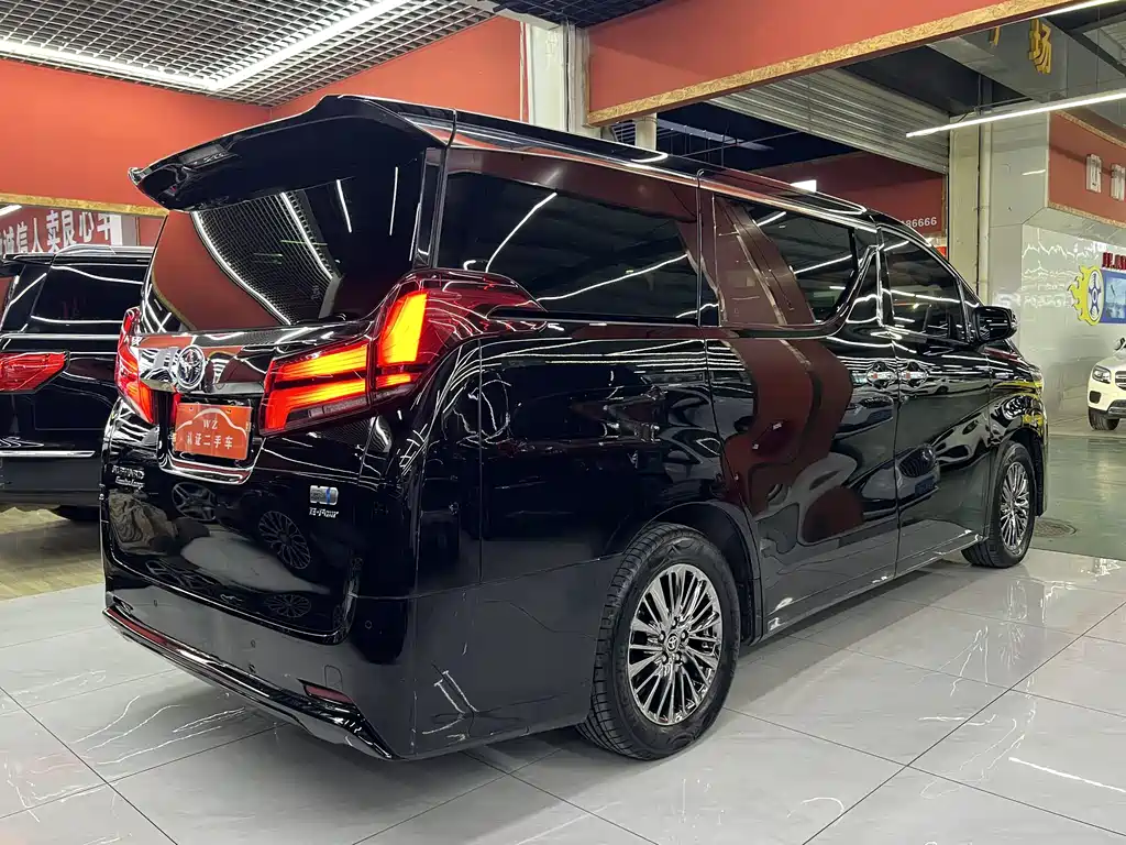 Toyota Alphard 2020 — фото 8