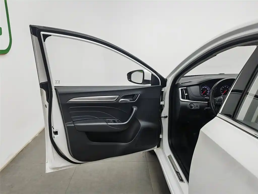 Roewe i6 Classic 2019 — фото 8