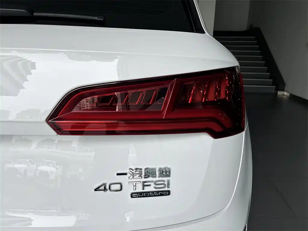 Audi Q5L 2020 — фото 13