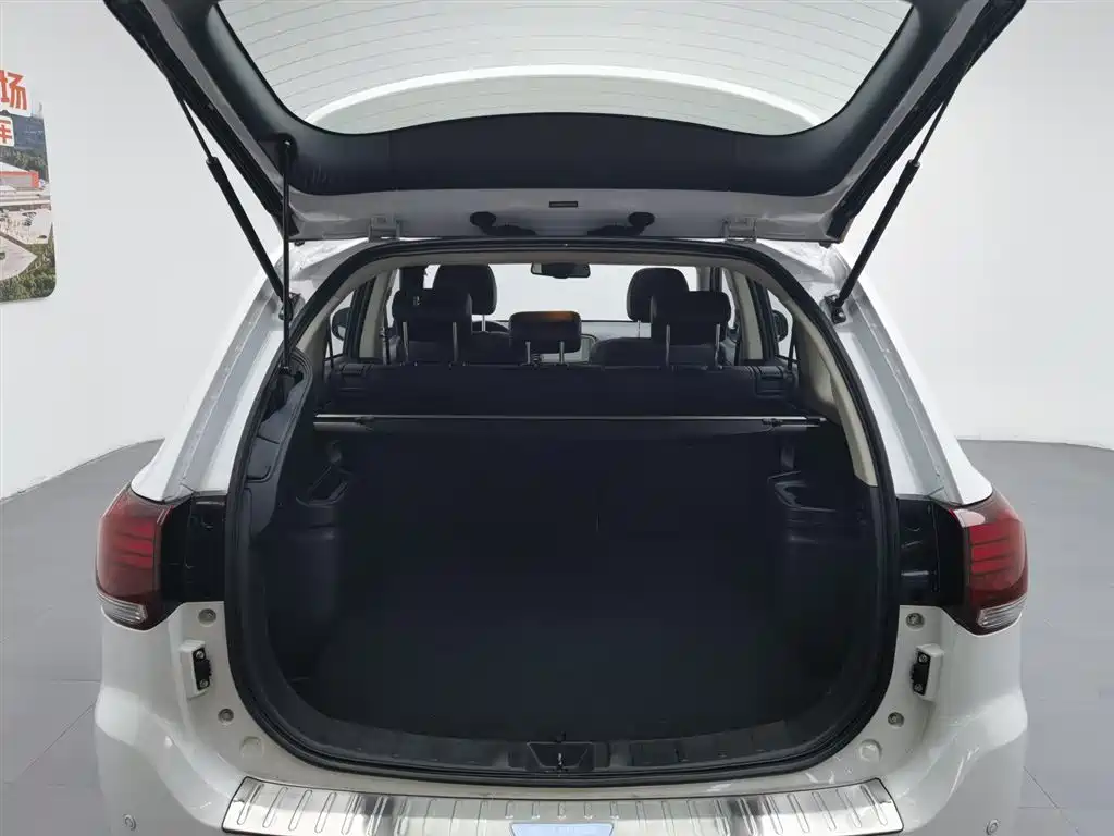 Mitsubishi Outlander 2018 — фото 16