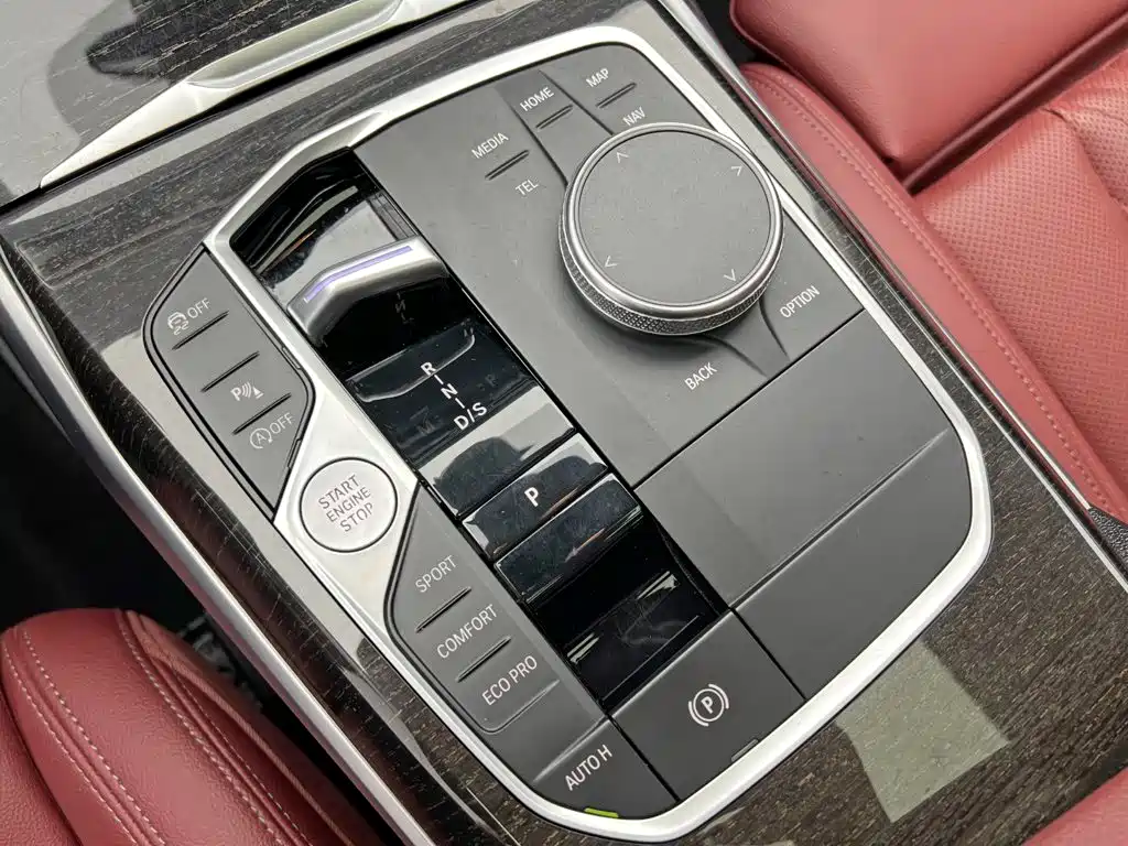BMW 3 Series 2023 — фото 17