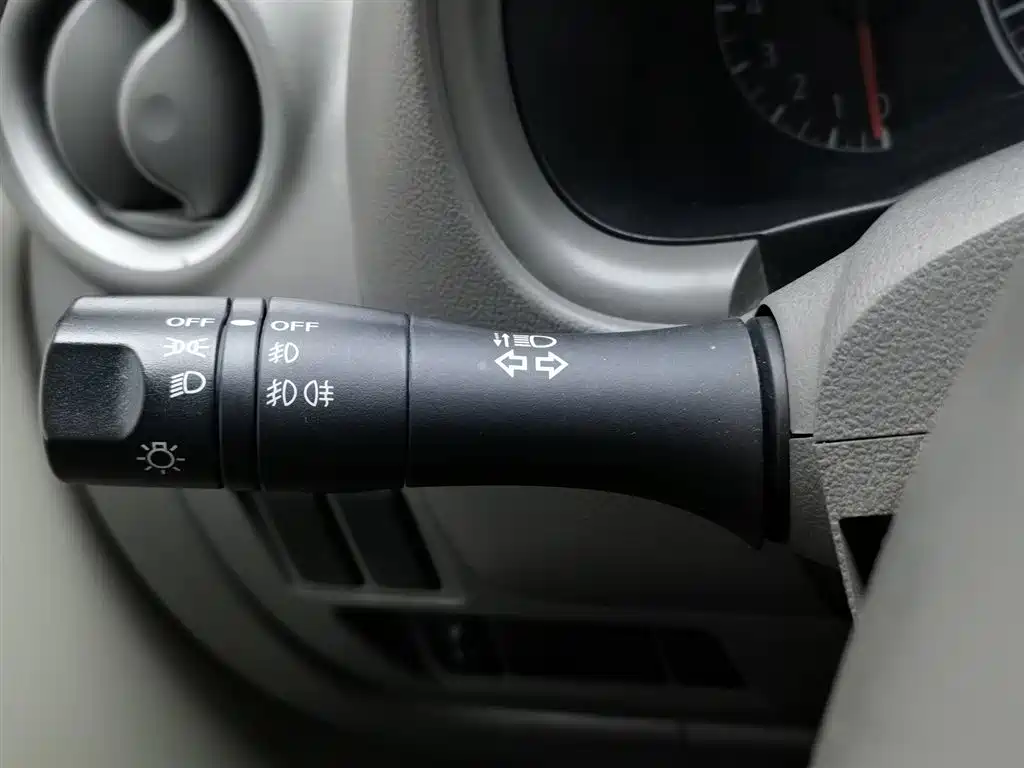 Nissan Sunny 2017 — фото 21