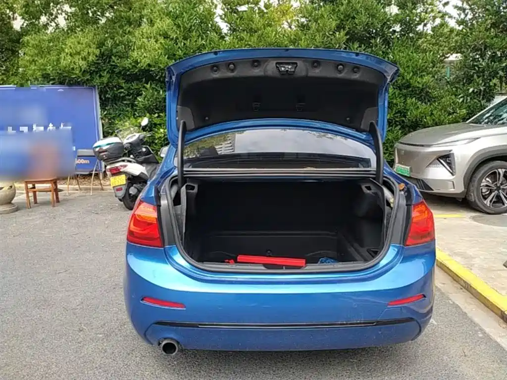 BMW 1 Series 2018 — фото 19