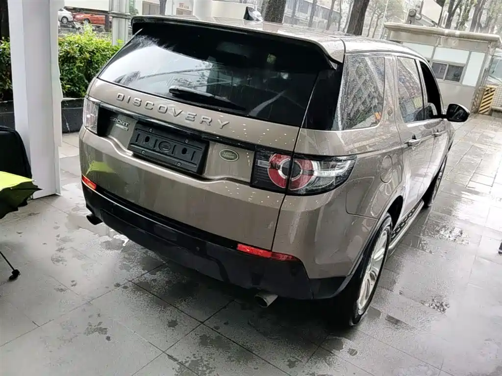 Land Rover Discovery Sport 2017 — фото 12