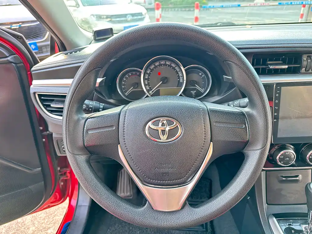 Toyota Corolla 2016 — фото 15