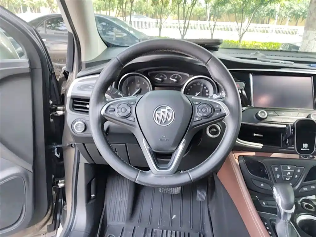 Buick Envision Plus 2018 — фото 11
