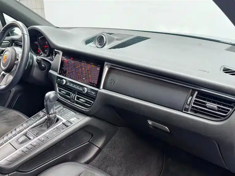 Porsche Macan 2020 — фото 10